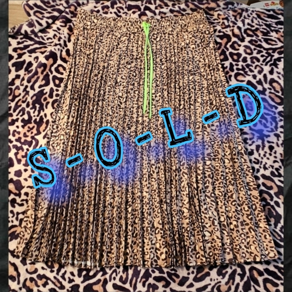 Wild Fable! Leopard Print! XL! Excellent Condition!